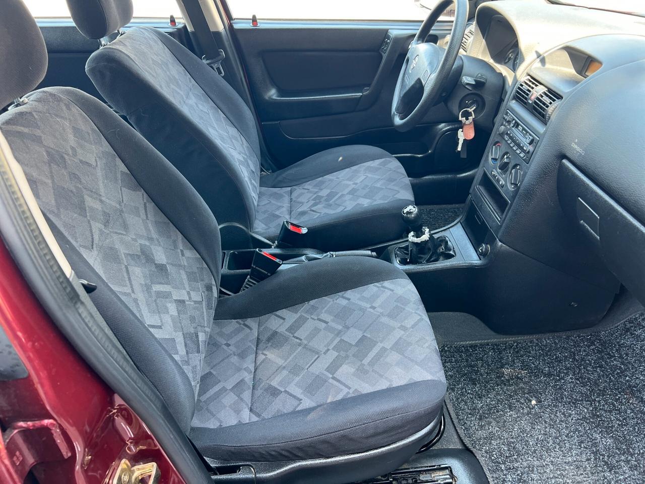 Opel Astra 1.4i 16V cat 5 porte Club adatta a neopatentati