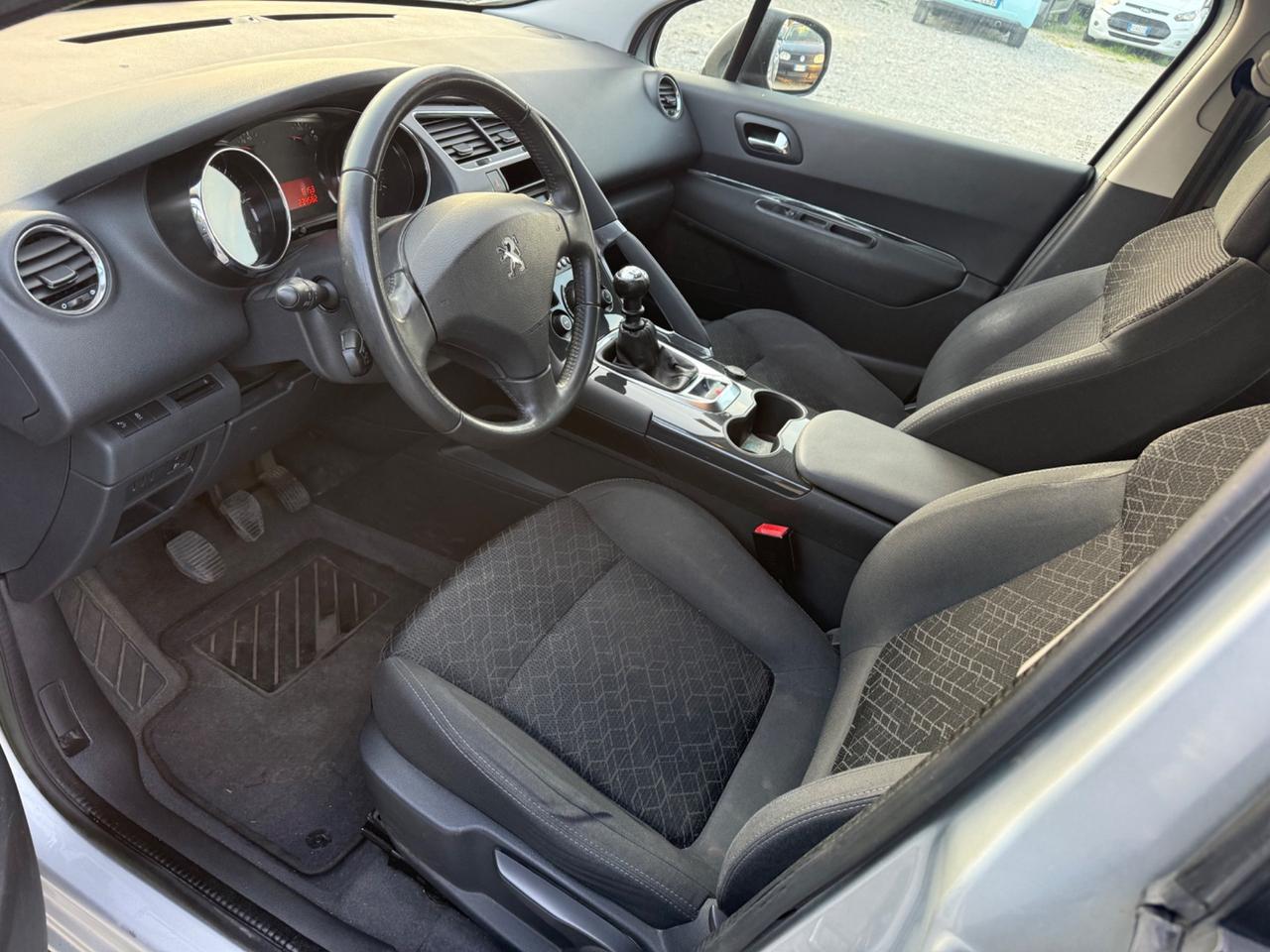 Peugeot 3008 1.6 HDi 115CV Business