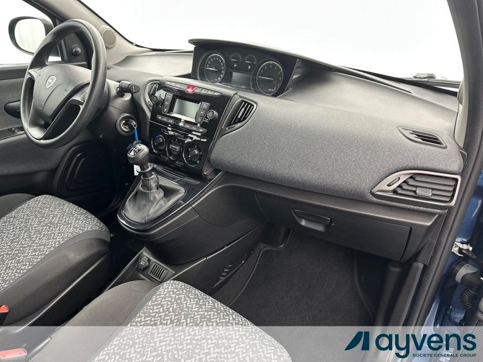 Lancia Ypsilon NOLEGGIO LUNGO TERMINE