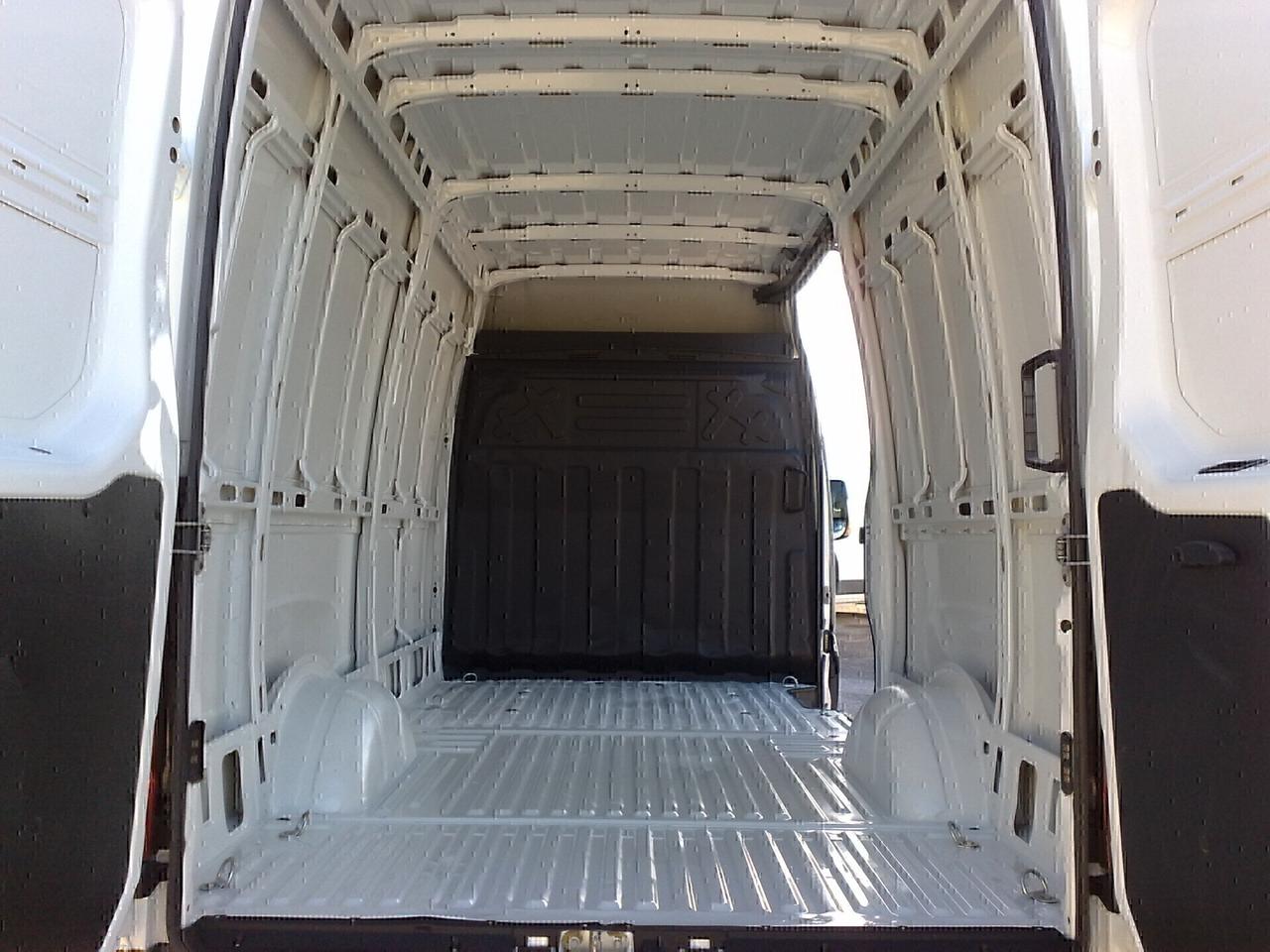 Iveco Daily 35s14 2.3hpt Furgone di serie - 2021