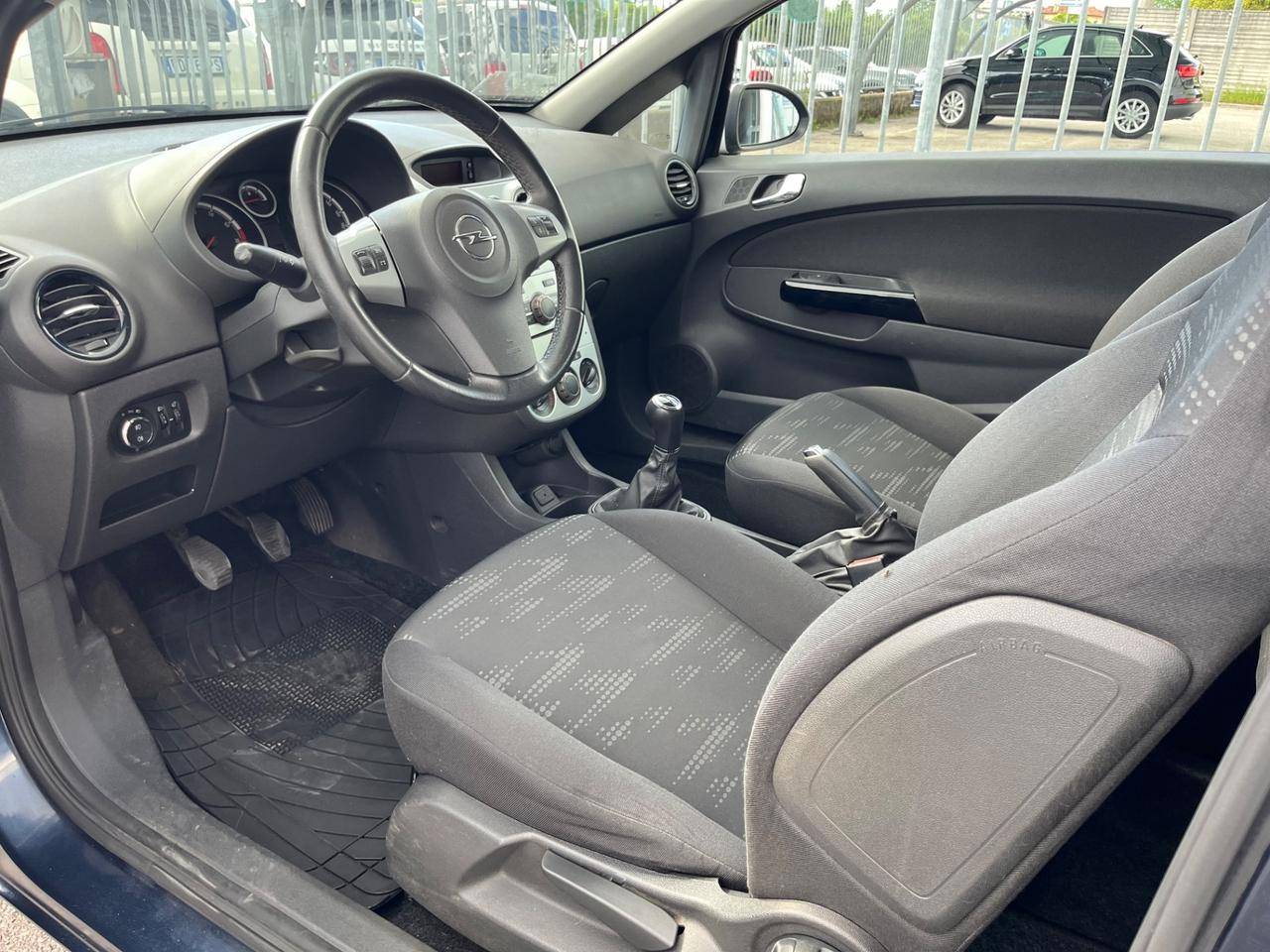 Opel Corsa 1.2 3 porte b-color OK NEOPATENTATI
