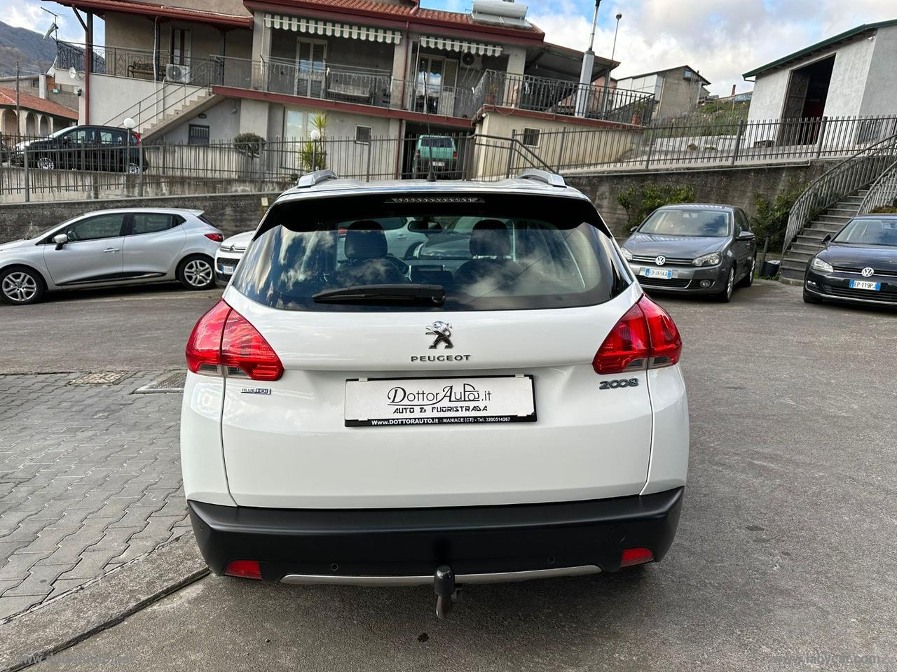 PEUGEOT 2008 BlueHDi 100 Black Matt