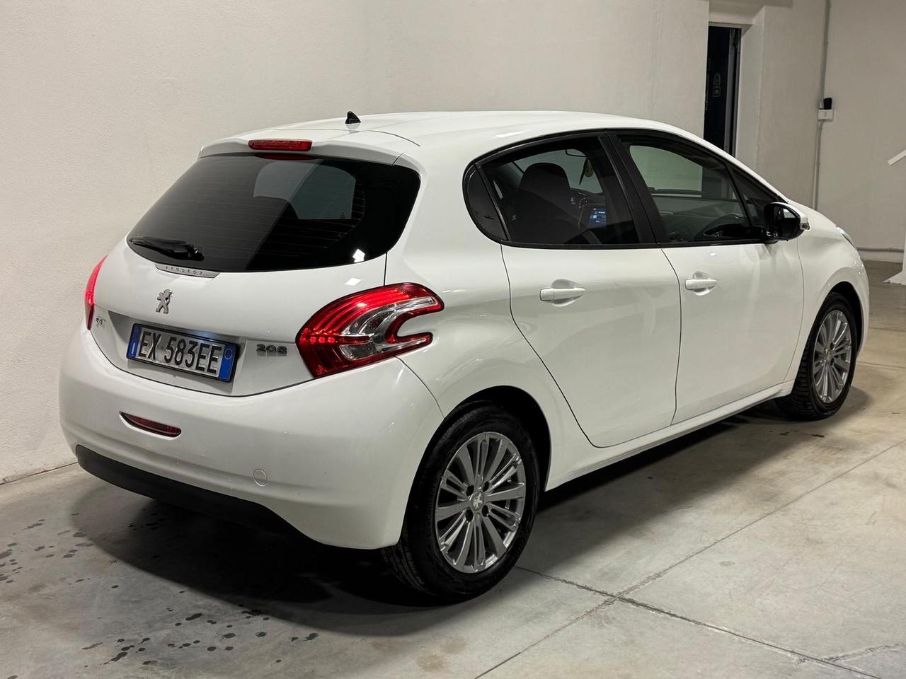 Peugeot 208 1.4 HDi 68 CV 5 porte