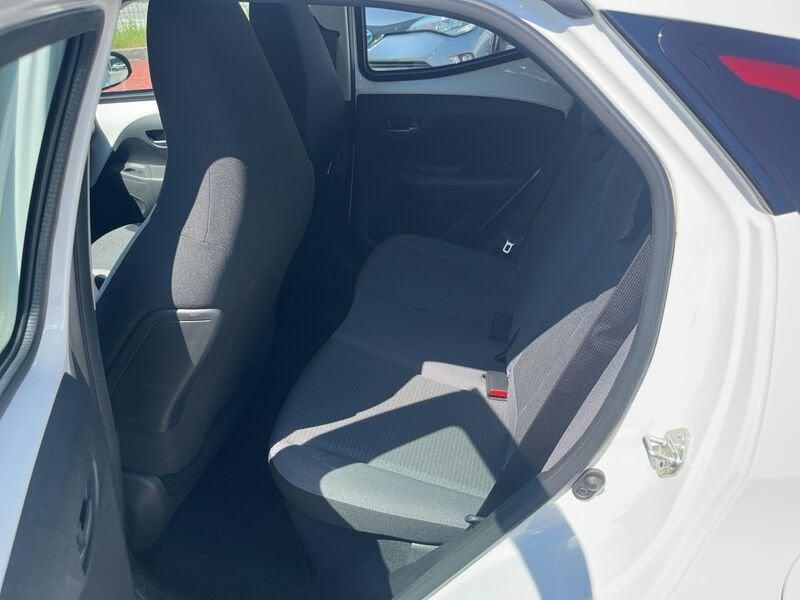 Toyota Aygo Connect 1.0 VVT-i 72 CV 5 porte x-play MMT