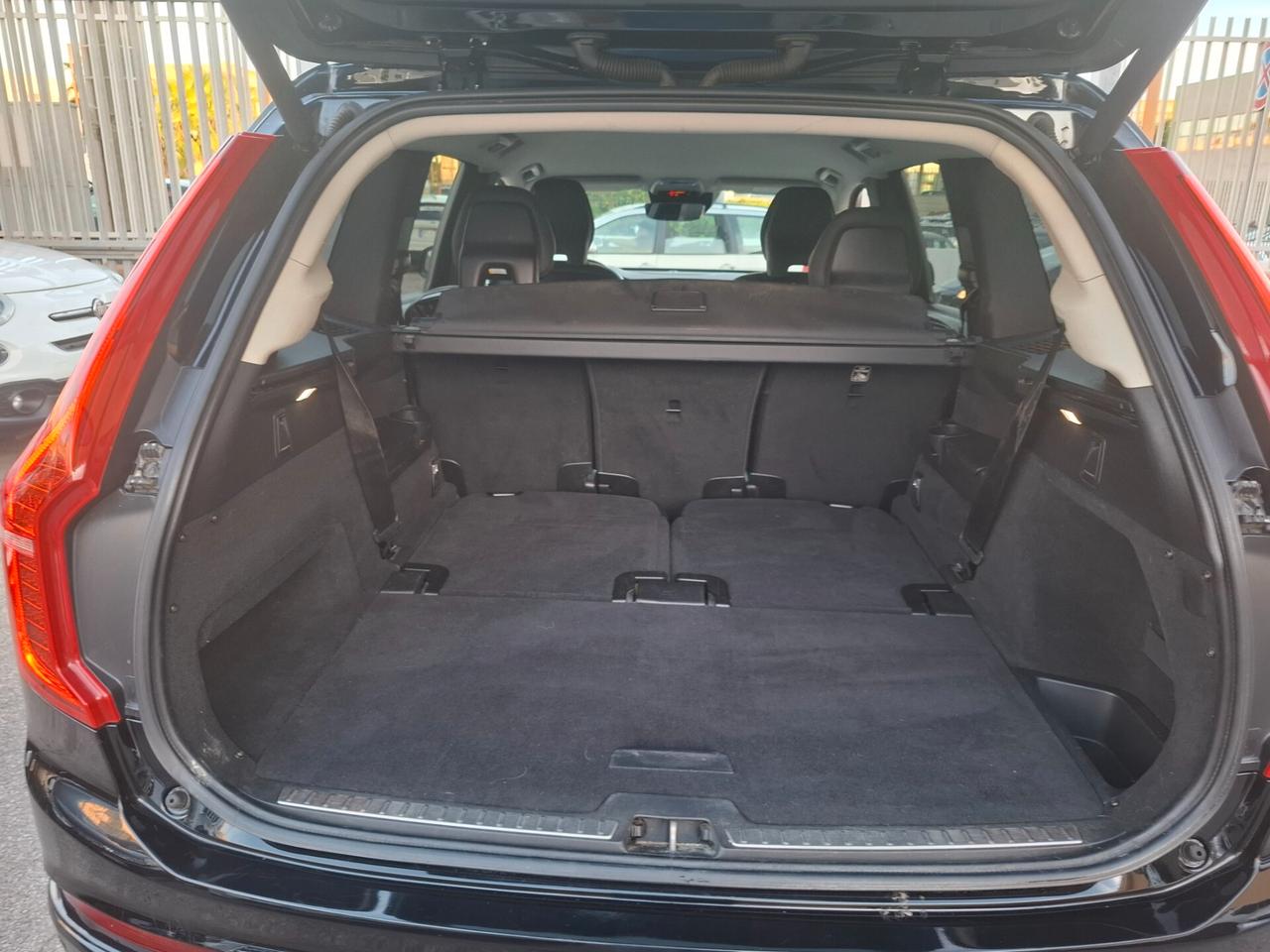 Volvo XC 90 XC90 D5 AWD Geartronic 7 posti Momentum