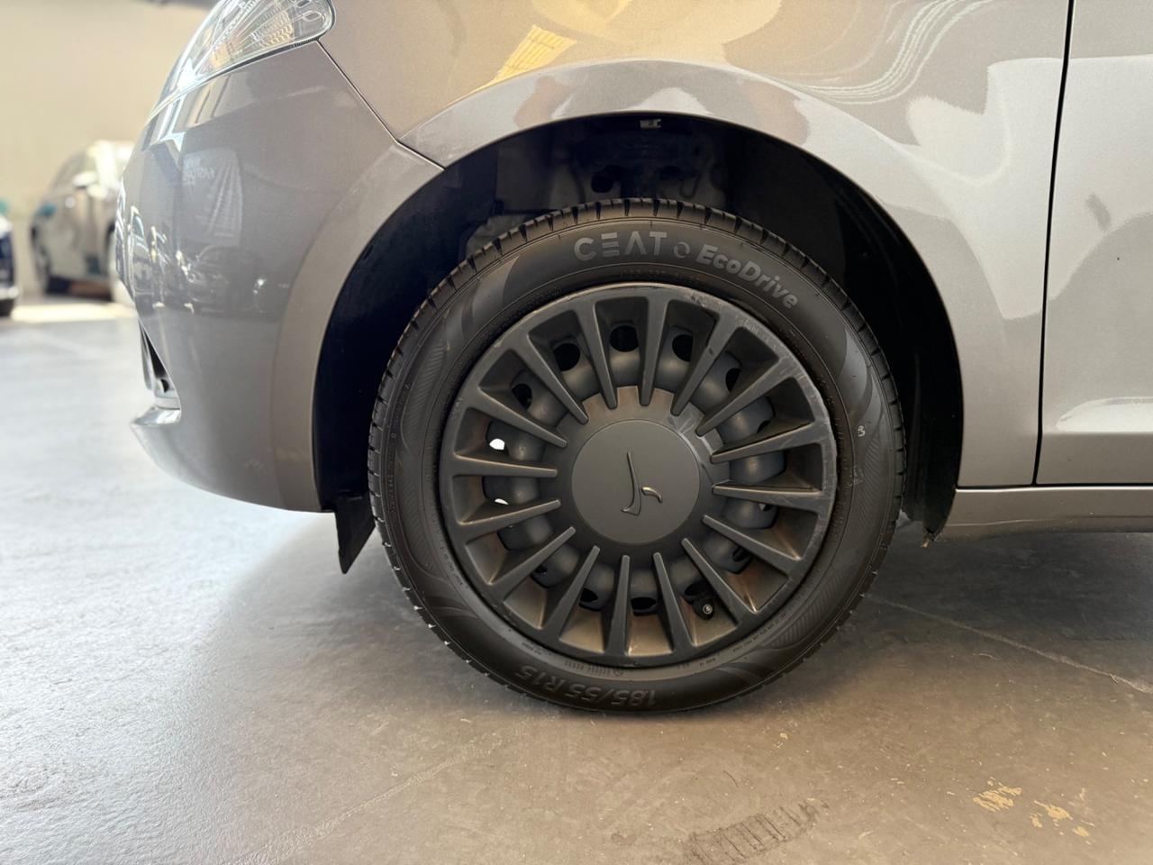 Lancia Ypsilon 1.0 FireFly 5 porte S&S Hybrid Ecochic Silver