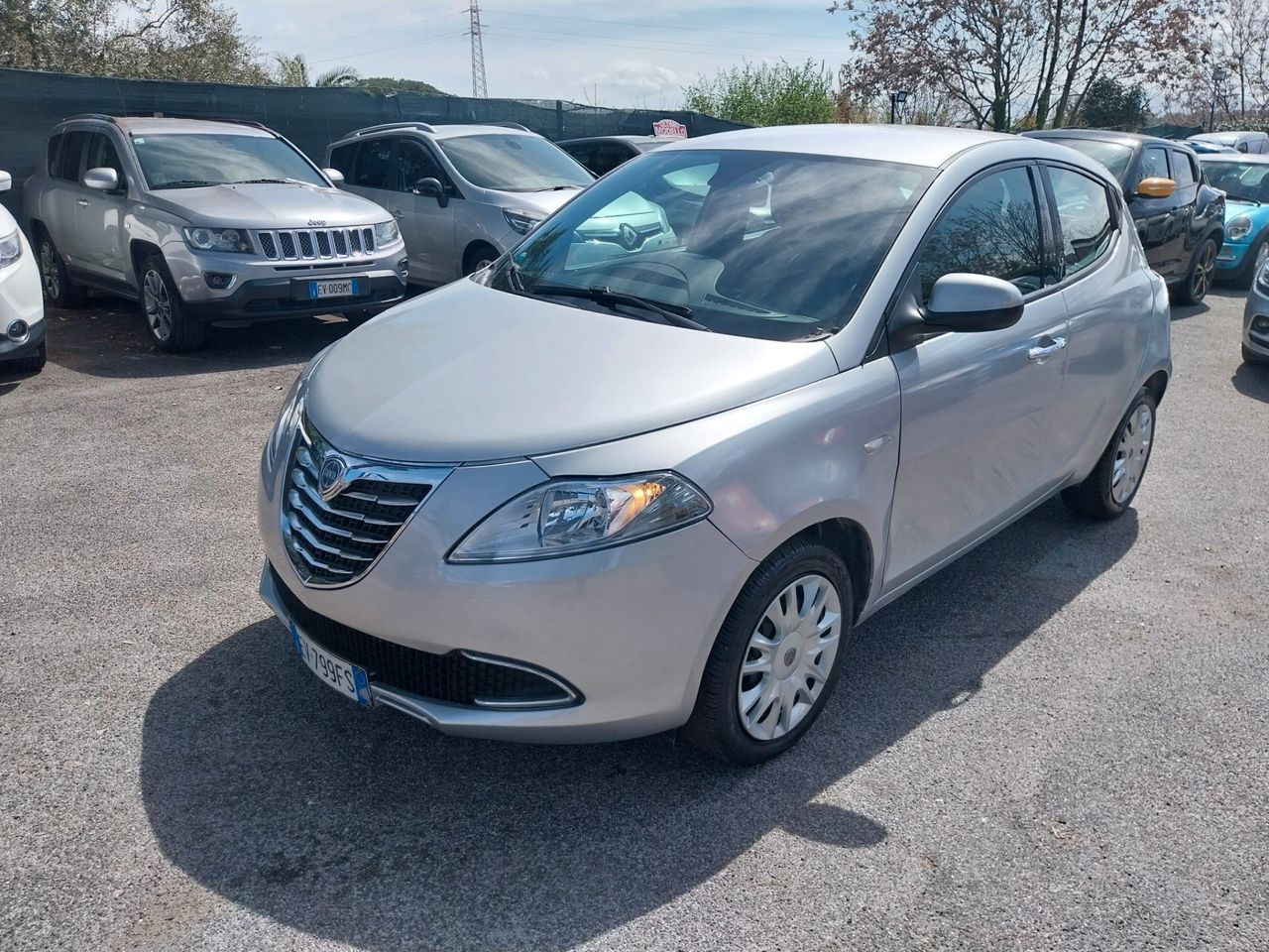 Lancia Ypsilon 1.2 69 CV 5 porte S&amp;S Platinum