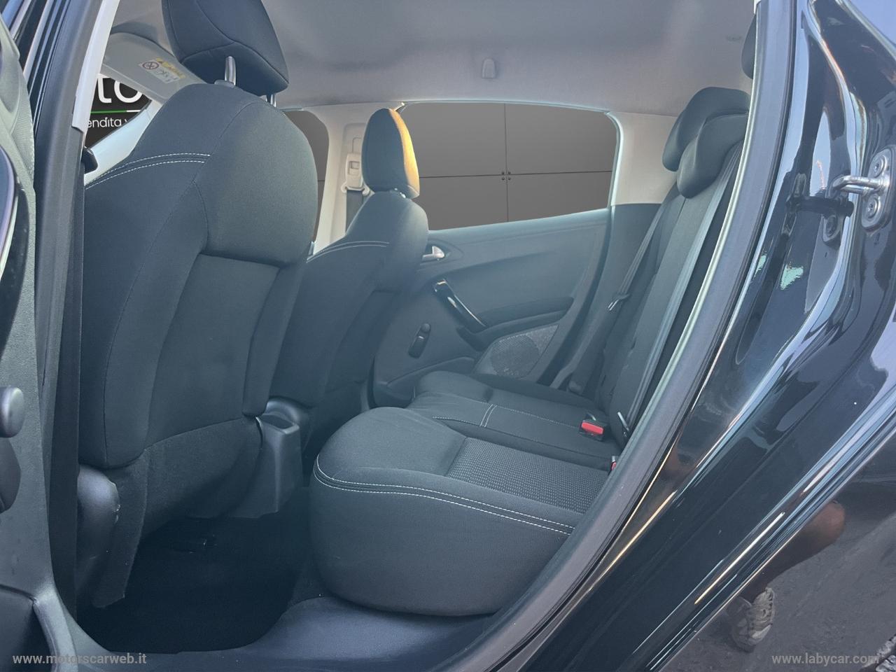 PEUGEOT 208 PureTech 82 5p. Active