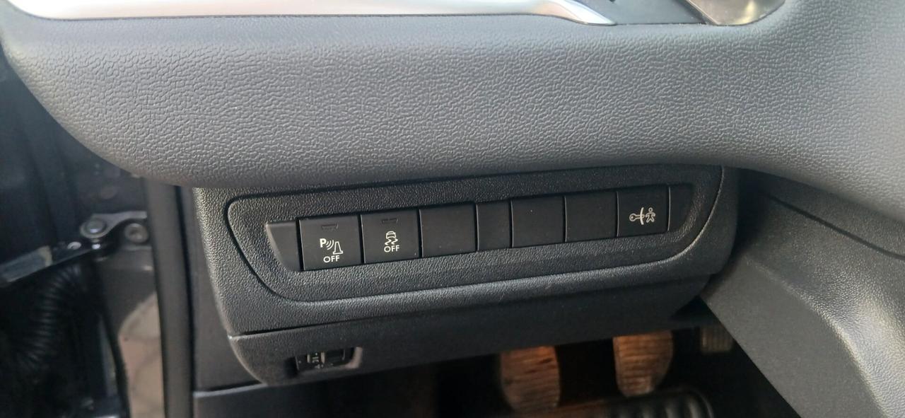 Peugeot 208 1.4 HDi neopatentati