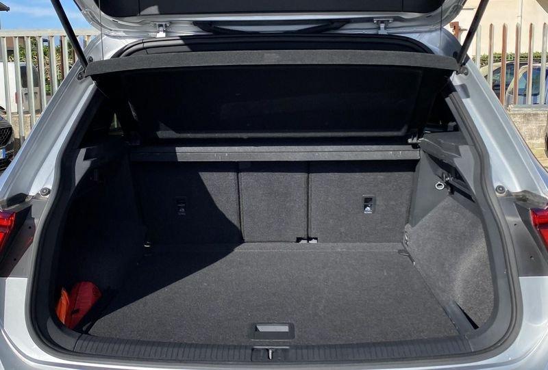 Volkswagen Tiguan R-LINE 2.0 TDI SCR 110 KW (150 CV) DSG