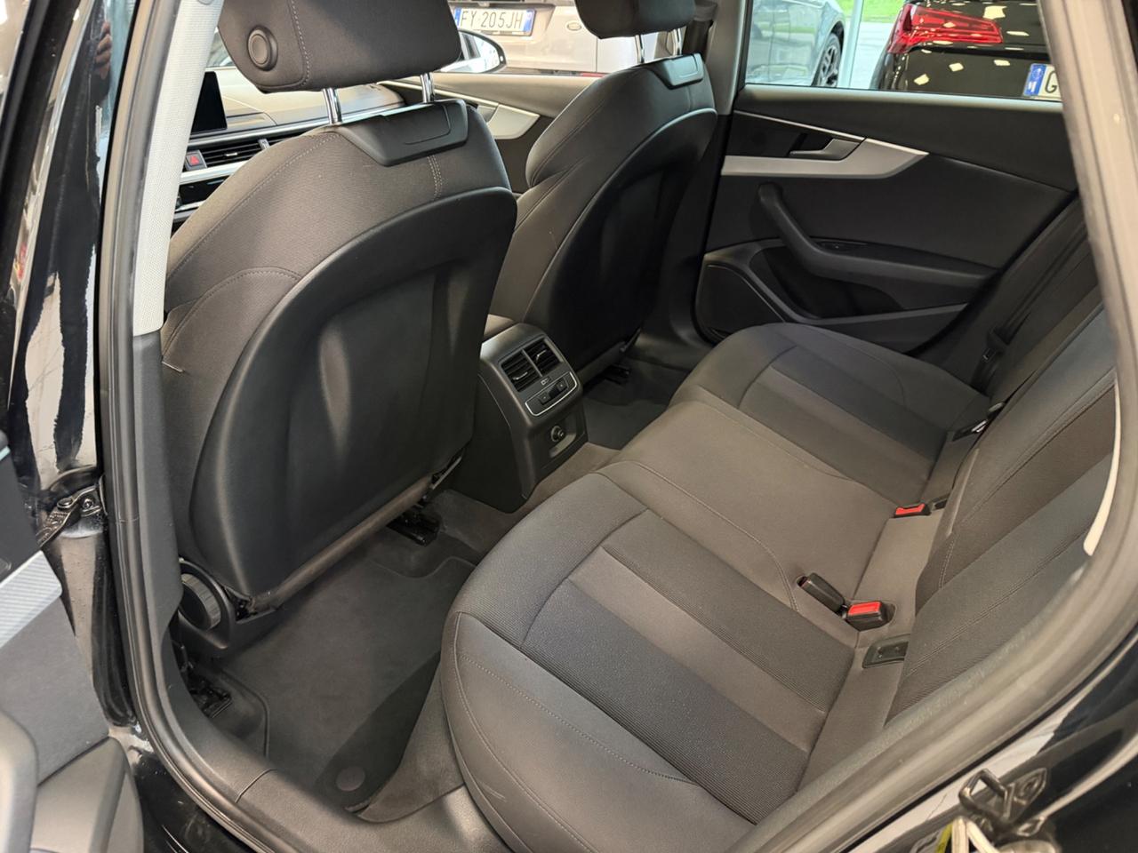 Audi A4 Avant 40 g-tron S tronic Business Sport