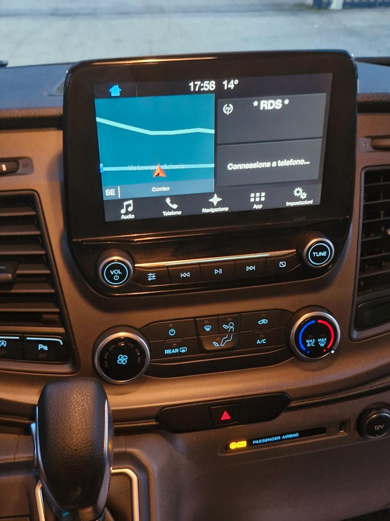 Ford Tourneo Custom 320 2.0 TDCi 130CV PC Trend