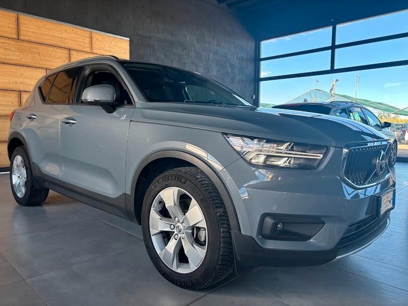 Volvo XC40 B4 AWD Geartronic Momentum Pro