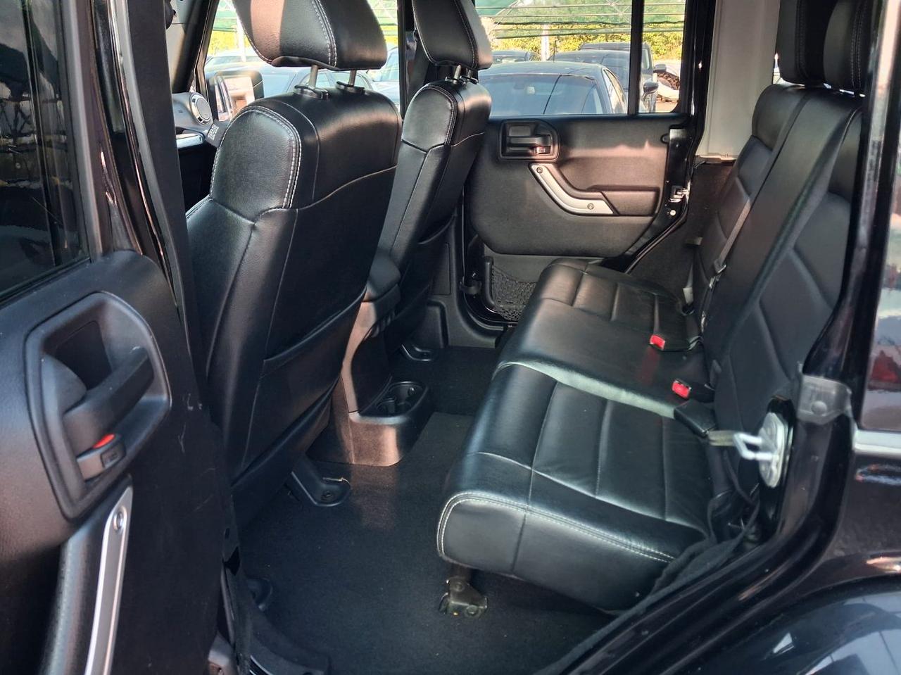 Jeep Wrangler Unlimited 2.8 crd UNLIMITED Sahara