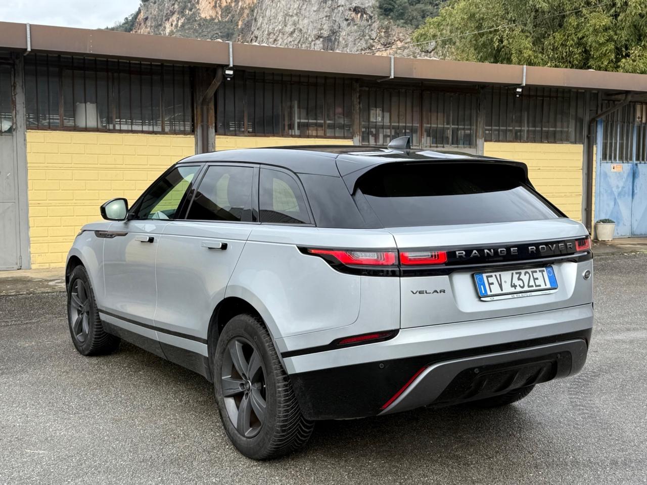 Land Rover Range Rover Velar Range Rover Velar 2.0D I4 180 CV R-Dynamic SE