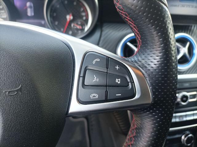 MERCEDES-BENZ A 200 Premium