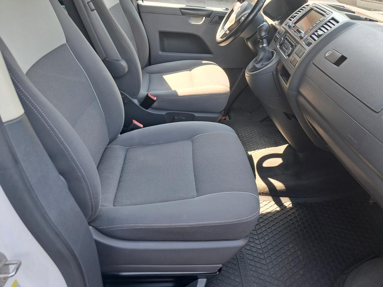 VOLKSWAGEN T5 CALIFORNIA BEACH 4MOTION 2.0 TDI 140 CV AUTOCARAVAN