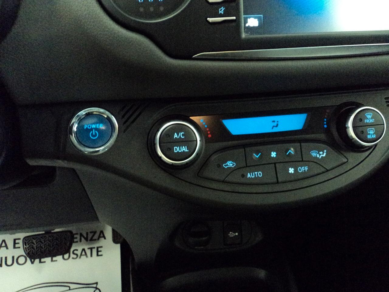 Toyota Yaris 1.5 Hybrid 5p. Cool
