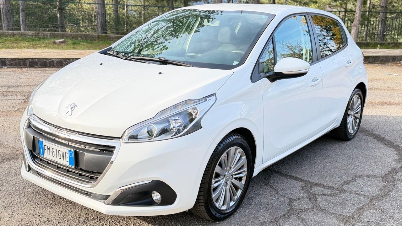 Peugeot 208 BlueHDi 75 5 porte Allure