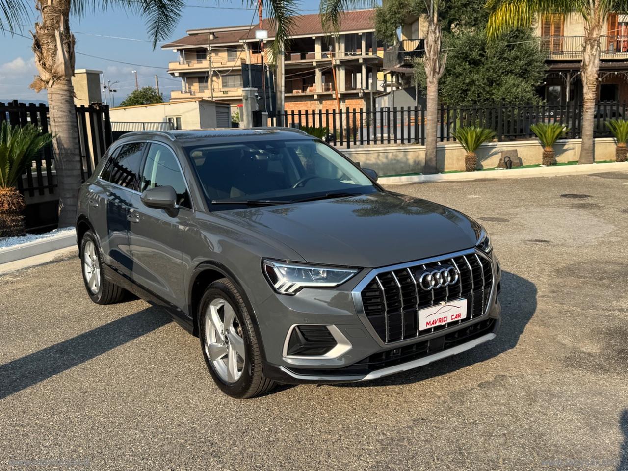 AUDI Q3 35 TDI S tronic Business Advanced