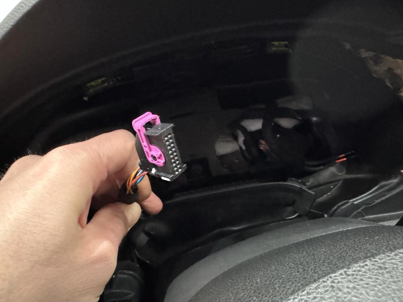 SEAT Leon ST 1.6 tdi 115cv FURTO PARZIALE