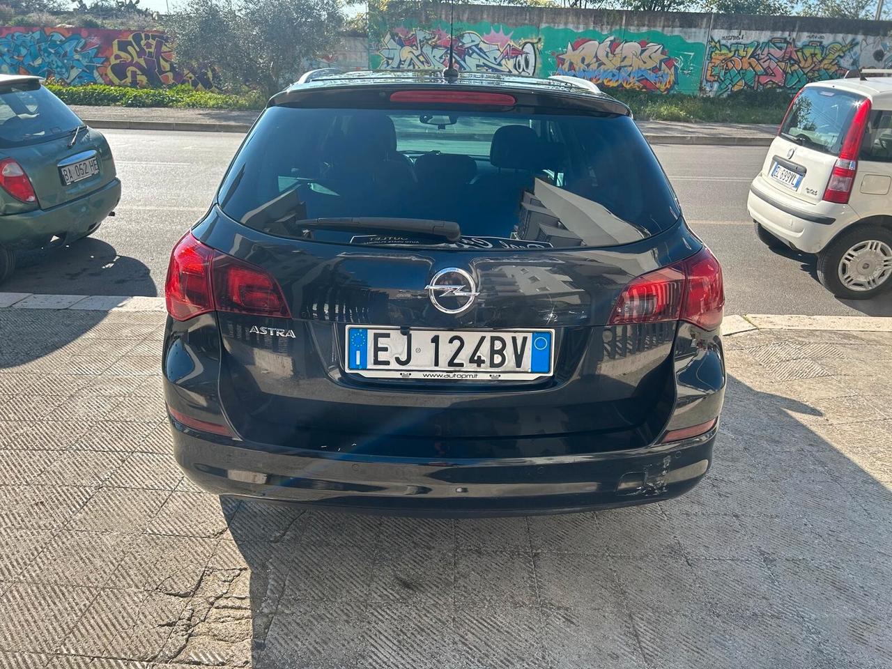 Opel Astra 1.4 100CV Sports Tourer Cosmo