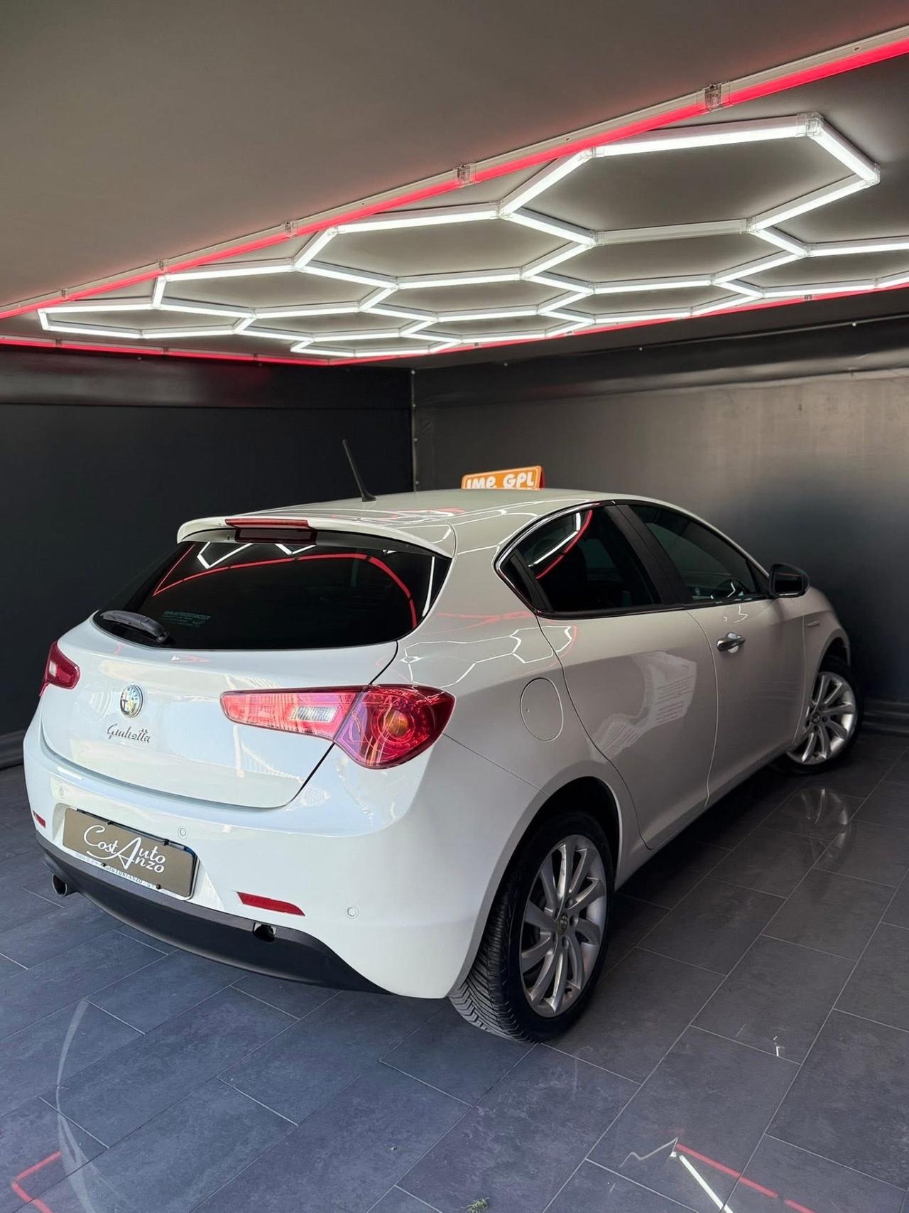 Alfa Romeo Giulietta 1.4 T-jet 120cv GPL Distinctive 2012