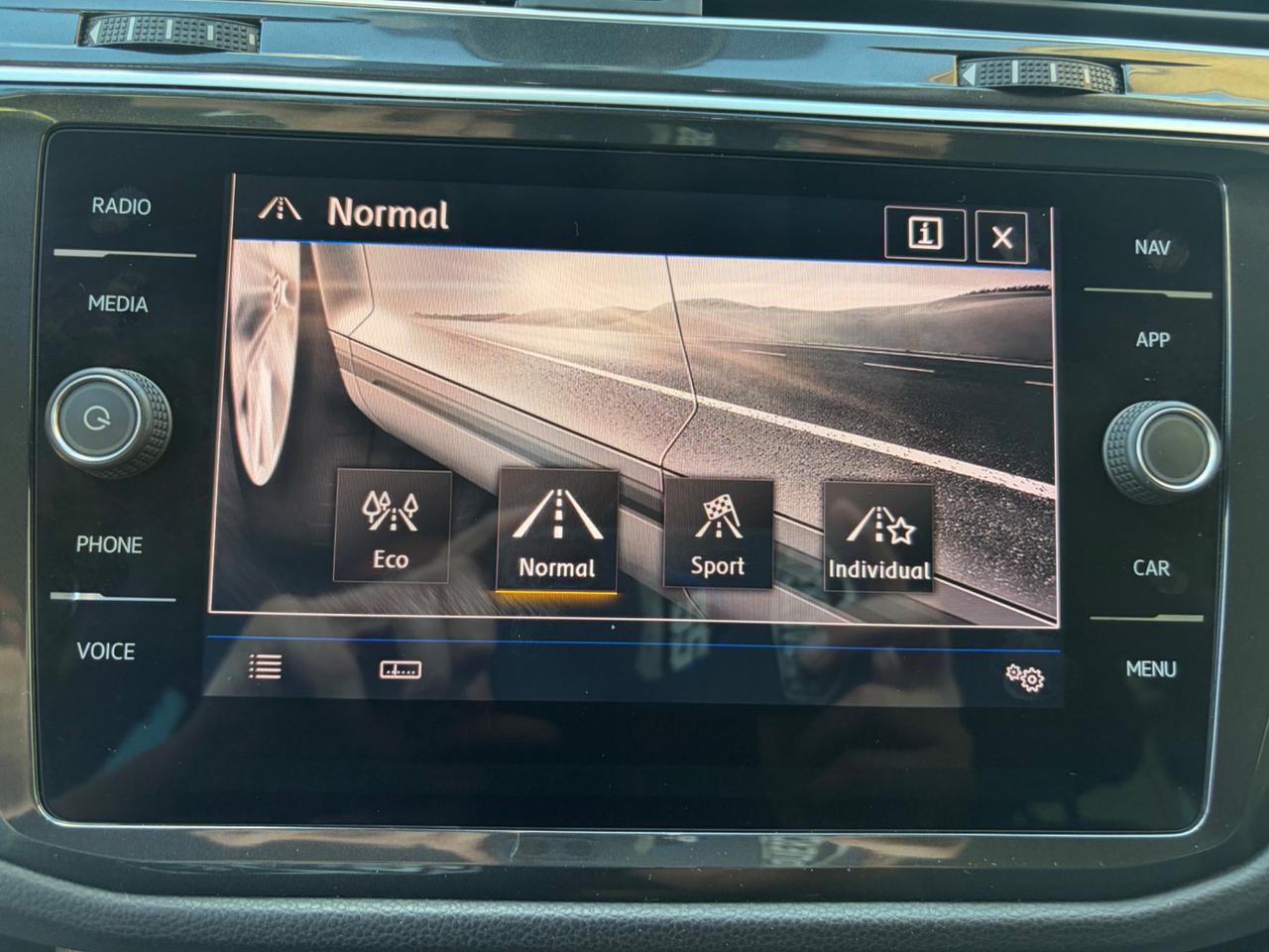Volkswagen Tiguan 2.0 TDI SCR DSG 4MOTION Advanced BMT