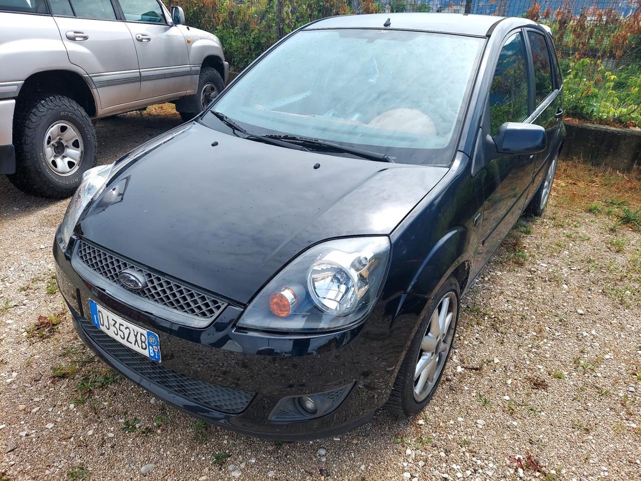 Ford Fiesta 1.4 TDCi 5p. Ghia SI NEOPATENTATI
