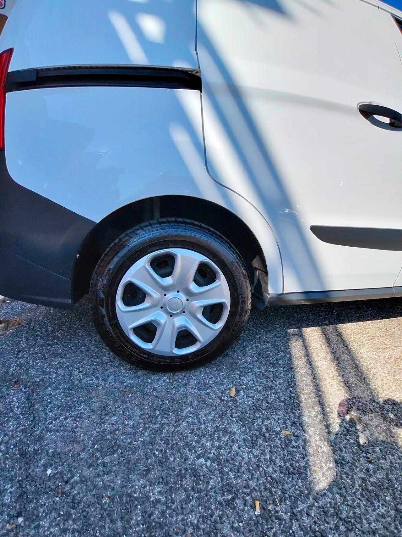 Ford Transit Courier 1.0 benz. 6 marce unipro