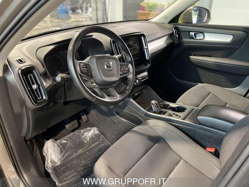 Volvo XC40 B4 AWD Geartronic Momentum Pro