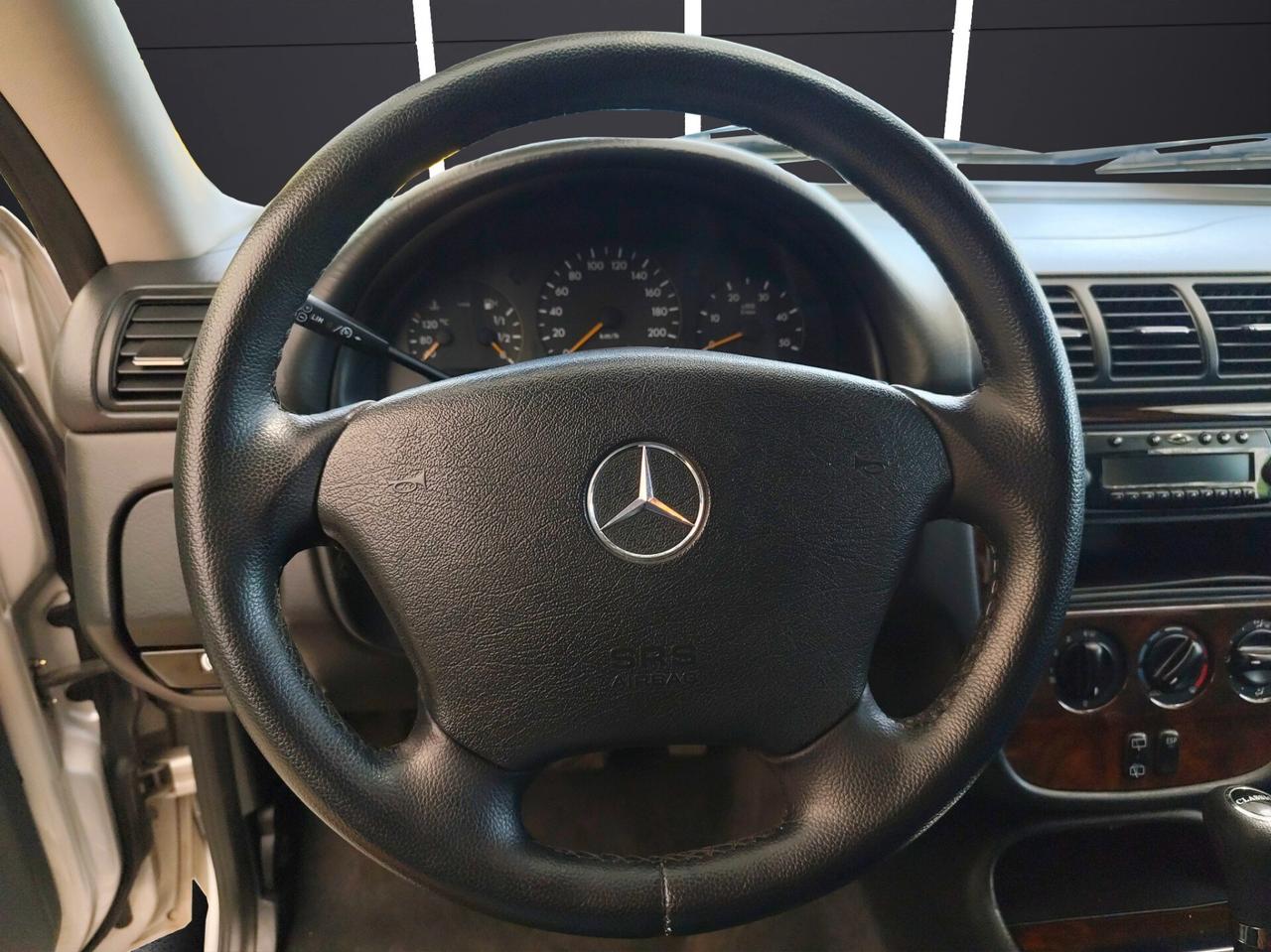 MERCEDES Classe M (W163) ML 270 turbodiesel...