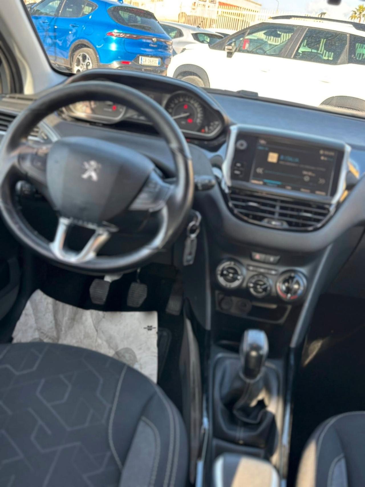 Peugeot 2008 BlueHDi 100 S&S Allure