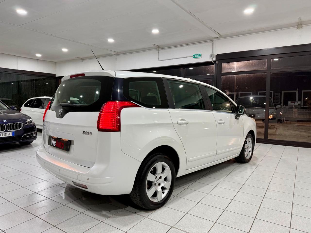 Peugeot 5008 1.6 e-HDi 112CV Stop&Start cambio robotizzato Family