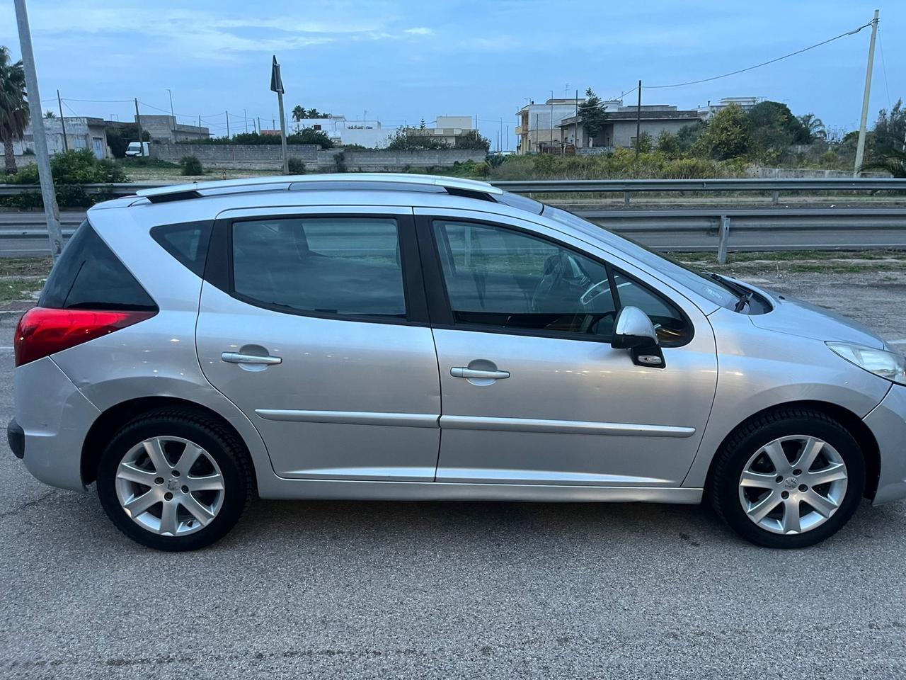 Peugeot 207 1.6 HDi 90CV SW Ciel Unipro 2009