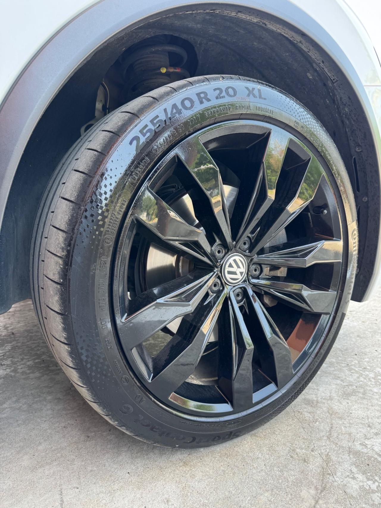 Volkswagen Tiguan R-line 2.0 BiTDI DSG 4MOTION
