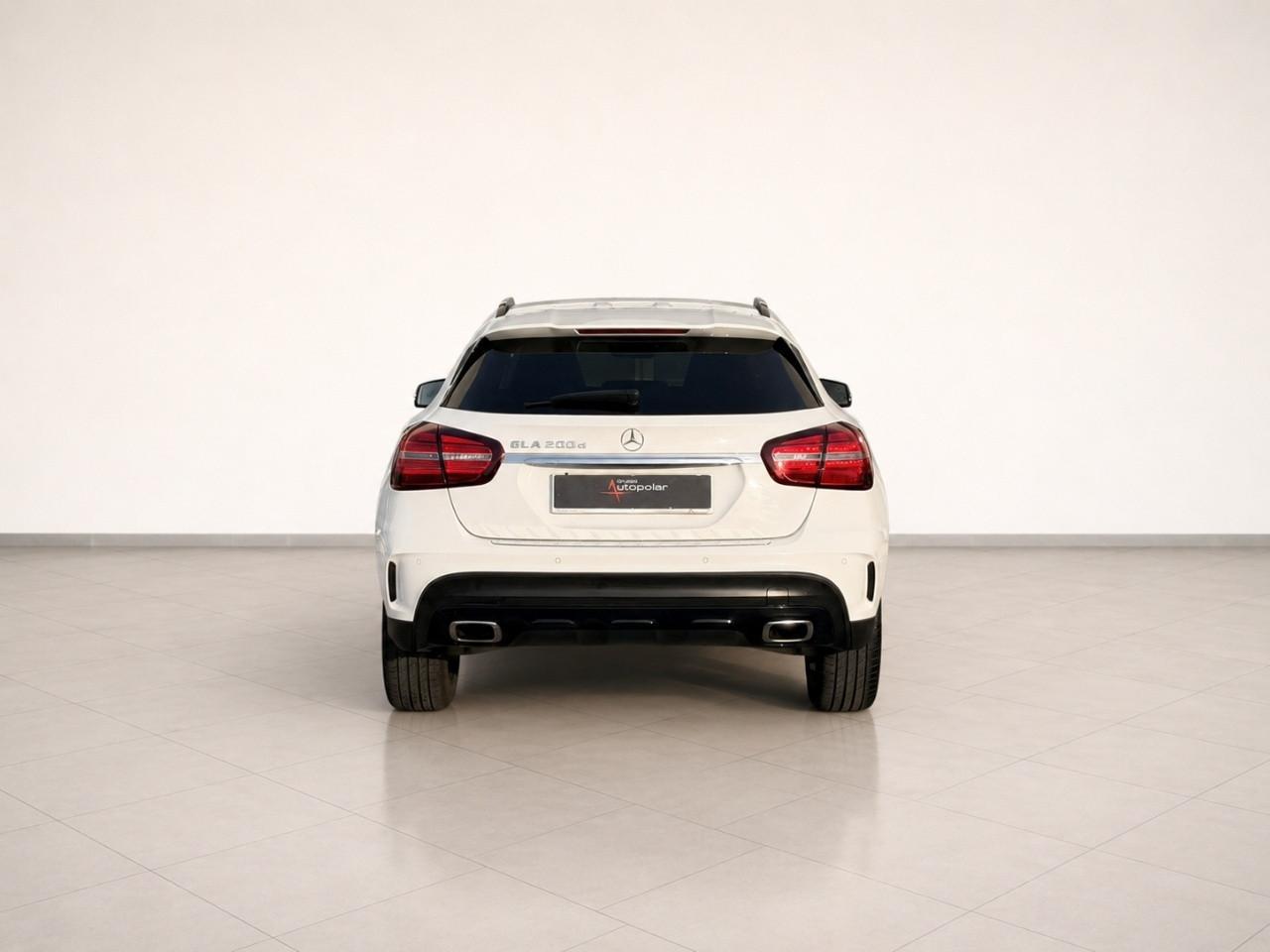 Mercedes-Benz GLA - X156 - GLA 200 d Night Edition auto