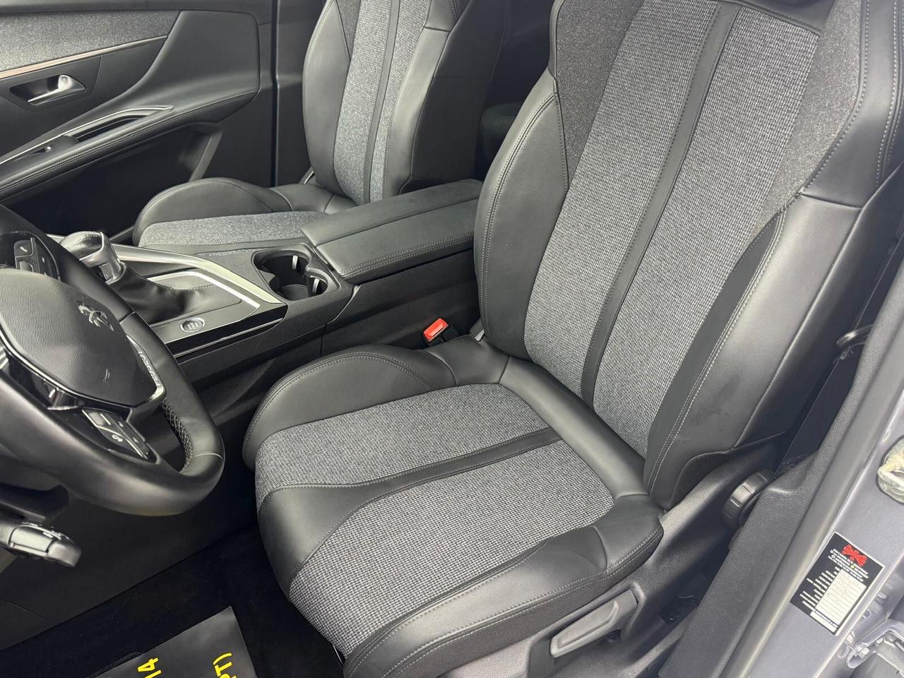 Peugeot 5008 1.2 131CV -Ok neopatentati