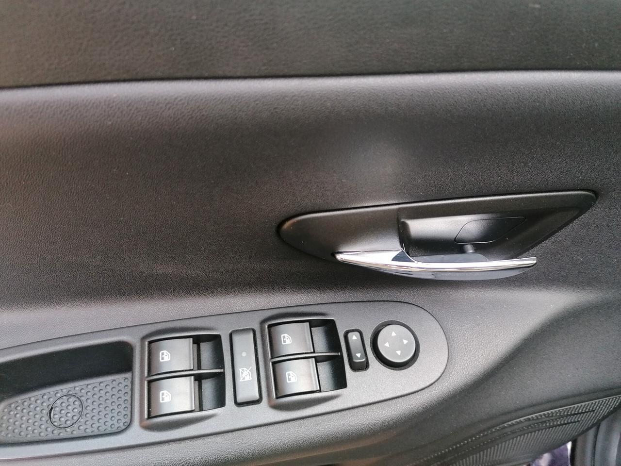 Lancia Ypsilon 1.3 MJT 16V 95 CV (da vetrina)