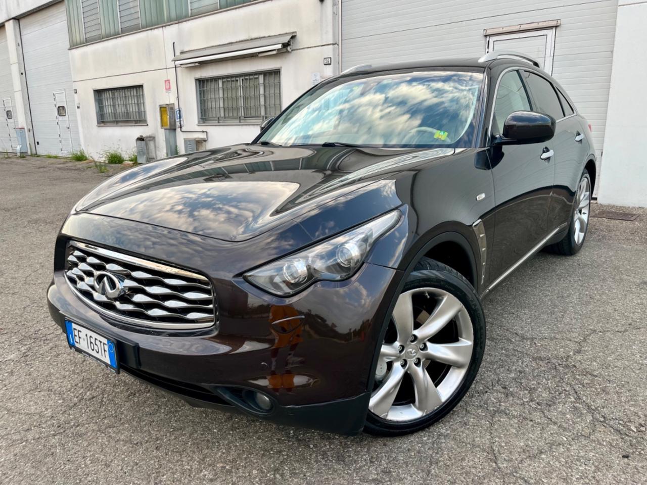 Infiniti FX FX30d S Premium 3.0d 2011 142.000km perfetta