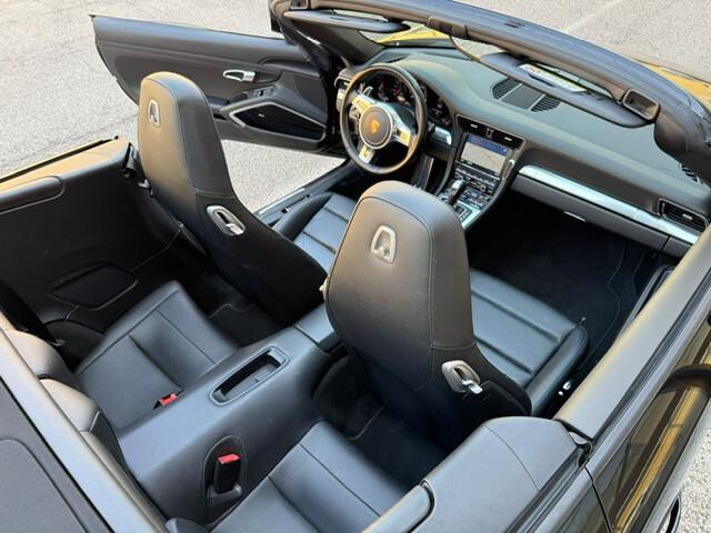 Porsche 911 3.4 Carrera Cabriolet Black Edition