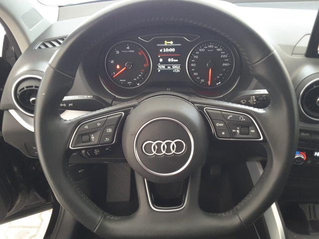 AUDI Q2 30 TDI S tronic Identity Black