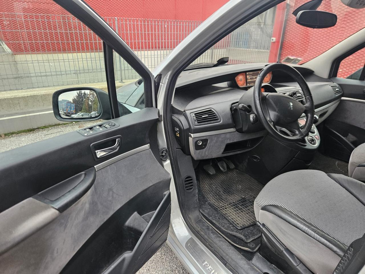 Peugeot 807 2.0 HDi FAP SV