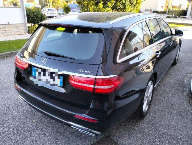 MERCEDES-BENZ E 220 d S.W. 4Matic Auto Premium