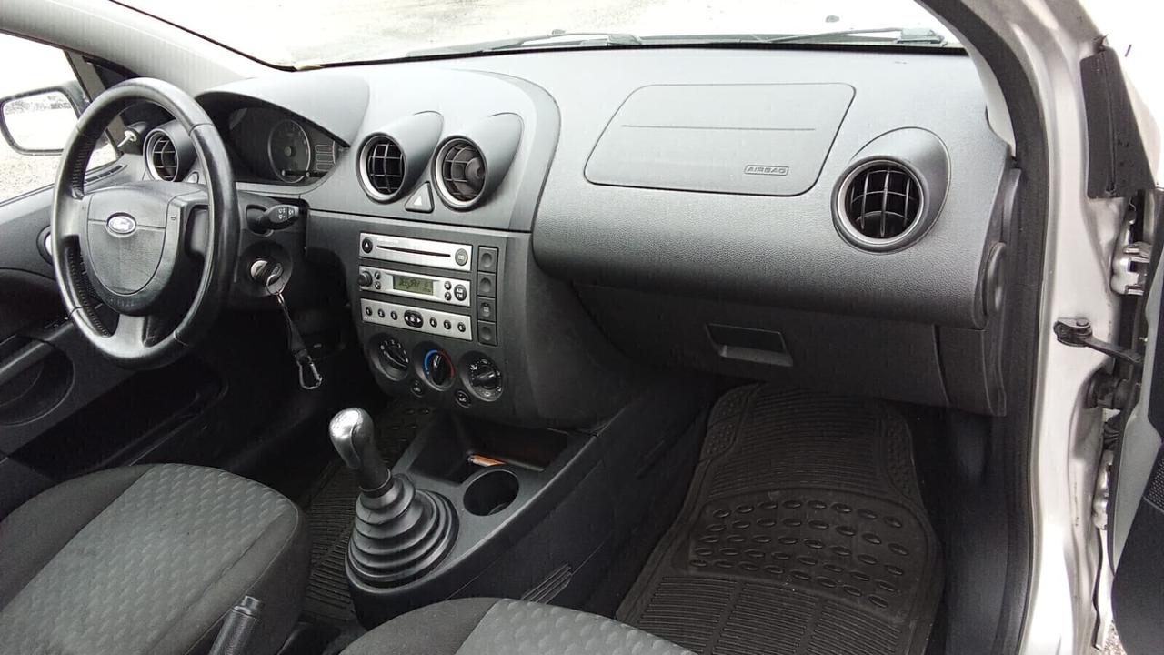 Ford Fiesta 1.2 16V benzina 5p.