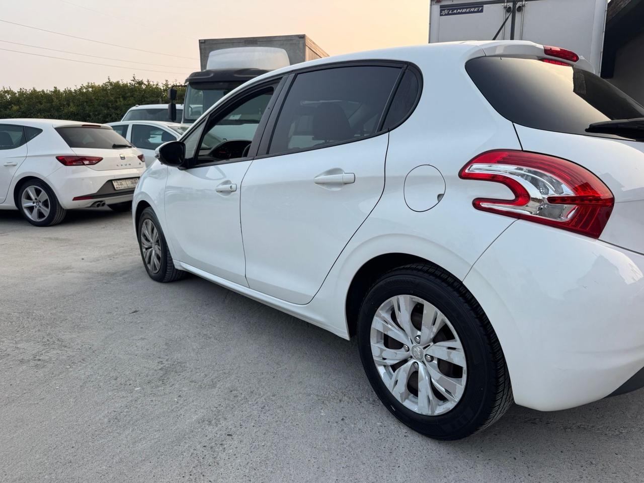 Peugeot 208 1.4 HDi 68 CV 5 porte Allure neopatentati