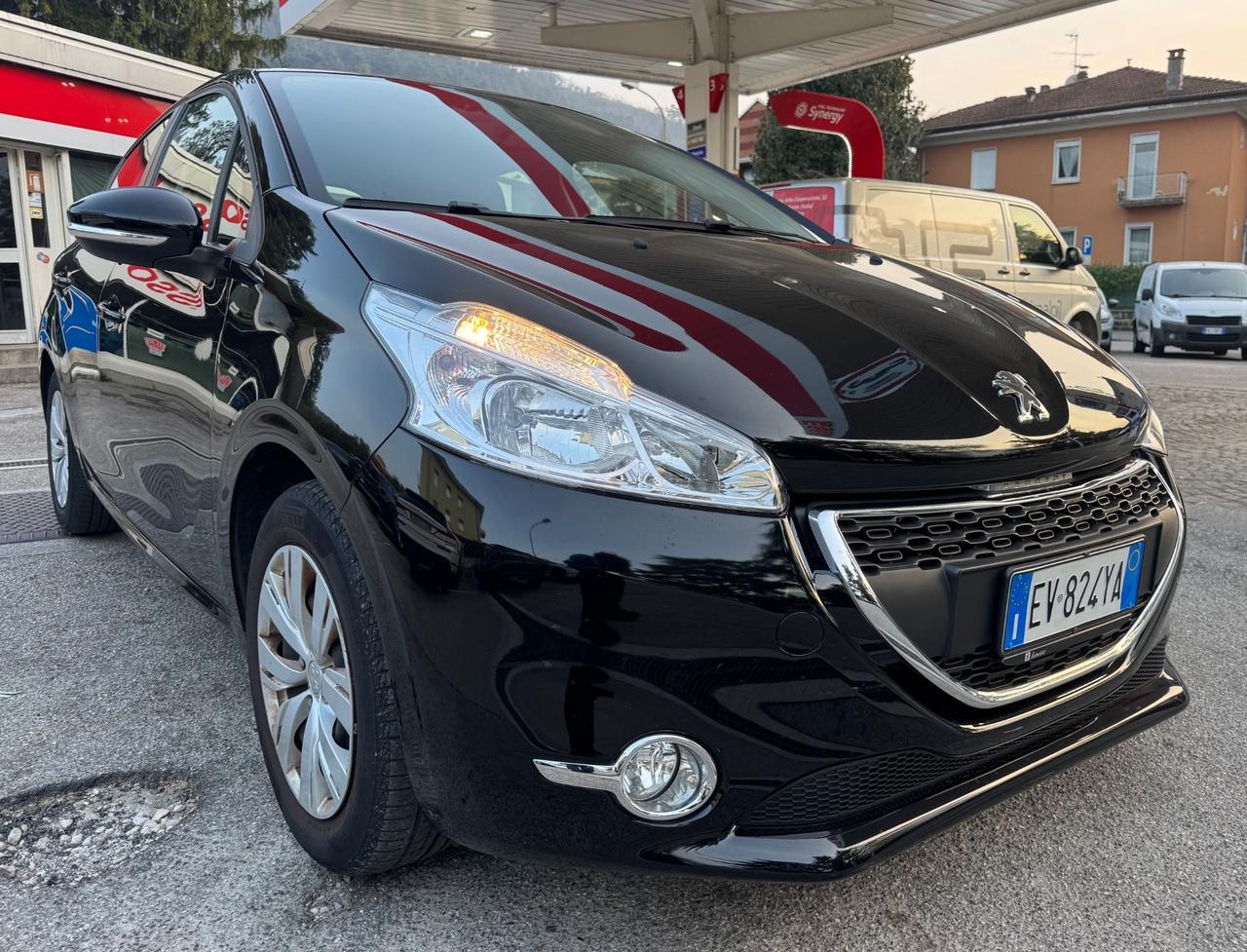 Peugeot 208 1.4 HDi 68 CV 5 porte Allure