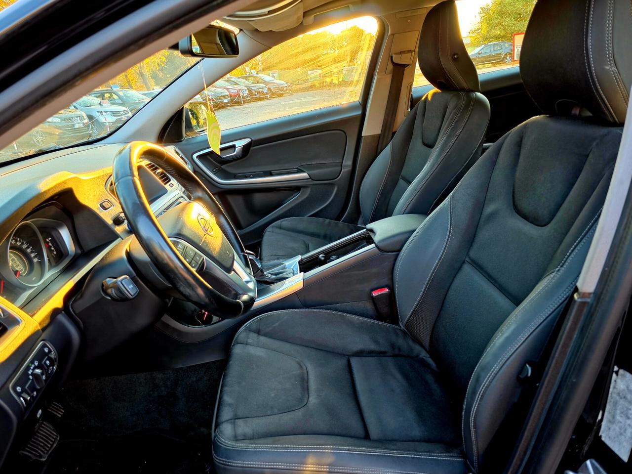 Volvo V60 D4 Geartronic R-design 2012-E5B Automatico