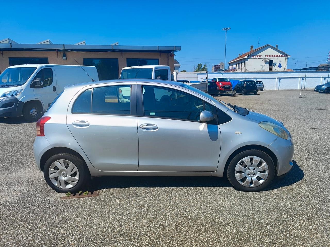 Toyota Yaris 1.0 3 porte Sol