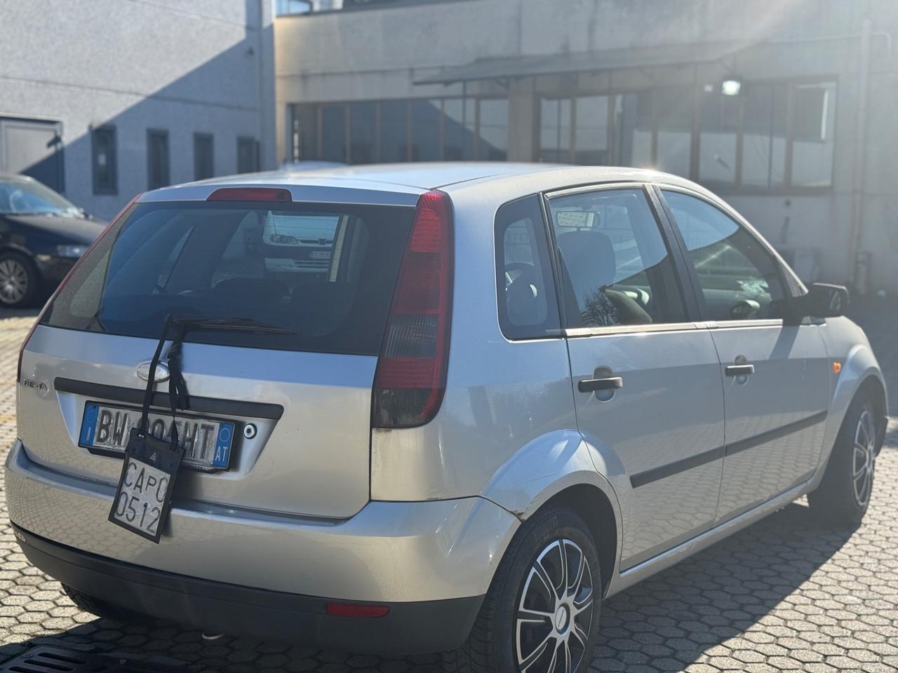 Ford Fiesta 1.2 16V 5p. Ambiente